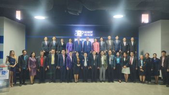 อดีต รมว.ศึกษาฯ เปิดแหล่งเรียนรู้ นวัตกรรมหุ่นยนต์และเทคโนโลยี