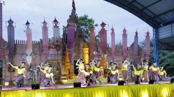 อบจ.บุรีรัมย์ จับมือจัดแห่เทียนพรรษา