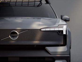 ครั้งแรกในไทย! สัมผัส Volvo EX30 Cross Country ได้ที่ Fast Auto Show Thailand 2025