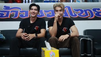 ‘ภณ – อ๋อง’ เปิดประสบการณ์ครั้งแรก เกาะขอบเวทีสนามมวยอ้อมน้อย