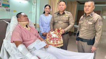 ‘ผู้การฯปทุมธานี’เยี่ยมให้กำลังใจตำรวจได้รับบาดเจ็บขณะปฏิบัติหน้าที่