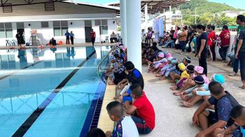 มรภ.สงขลา-ร่วมขับเคลื่อนโครงการ\'เด็กไทยว่ายน้ำได้\'ฝึกทักษะเอาตัวรอดทางน้ำ