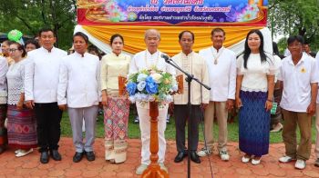 นายกเทศมนตรี ต.ท่าน้ำอ้อยม่วงหัก นำปชช.ปฎิญาณตนงดเหล้าเข้าพรรษา