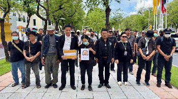 ทนายนำญาติและพนักงานการท่าเรือฯ ร้อง\'สุริยะ\' เรียกเงินค่าเยียวยาเหยื่อถูกคดีกลั่นแกล้งมานาน 8 ปี