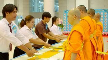วัดพระธรรมกาย \'มอบทุนการศึกษา\' แด่ลูกหลานสมาชิกศาสนูปถัมภ์ จำนวน78ทุน