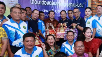 เปิดบ้านสุดอบอุ่น!’นิพนธ์‘ทำบุญวันเกิดครบ 67 ปี ‘เนวิน-อนุทิน’ส่งตัวแทนมอบแจกันดอกไม้ยินดี