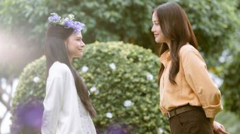คิวแรกก็สาดเคมีความฟินแล้ว ‘ฟรีน-เบ็คกี้’ ควงคู่เปิดกล้องถ่ายทำ ‘เสน่หาวาโย’