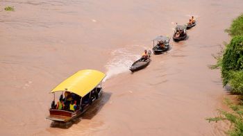 อยุธยารวมใจกัน-ลอยเรือถวายพระพร \'ในหลวง ร.10\' เนื่องในวันเฉลิมพระชนมพรรษา