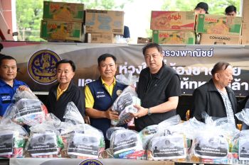 “สุชาติ” รมช.พาณิชย์ ลงพื้นที่ศรีสะเกษ เยี่ยมศูนย์พักพิงชายแดน