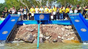 ประมง-กฟผ.ร่วมกัน ‘ปล่อยกุ้งก้ามกราม’ ส่งเสริมอาชีพชุมชน