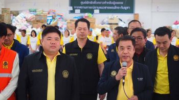 สุริยะ เดินทางพบประชาชนจังหวัดสุรินทร์ พร้อมให้กำลังใจ - มอบถุงยังชีพ - สิ่งของจำเป็น สั่งทุกหน่วยพร้อมหนุนตลอด24ชั่วโมง