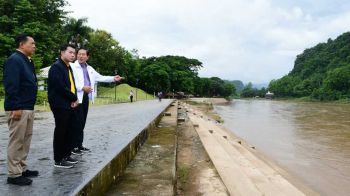 รองเลขานายกฯ ลงพื้นที่ ‘หาดเชียงราย-ทน.เชียงราย’ เสนอให้ทำพนังกั้นน้ำท่วม