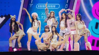 ‘XOXO MULTIVERSE CONCERT’ พาทุกคนท่องโลกมัลติเวิร์ส โชว์สุดพิเศษและโมเม้นสุดประทับใจ