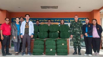 \'ปชป.\'ลงพื้นที่\'ศรีสะเกษ-อุบลราชธานี\' มอบเงินเยียวยาให้ทายาทผู้เสียชีวิต จากเหตุปะทะในปั๊มน้ำมัน