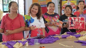 สตรีและผู้สูงอายุในเขาวิเศษรวมกลุ่มฝึกอาชีพสร้างงานฝีมือ
