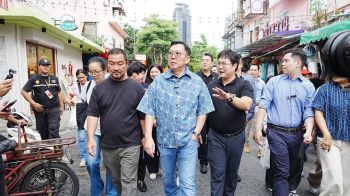 ‘จตุพร’ ลุยบรรทัดทองรับฟังปัญหาผู้ประกอบการหนุนเป็นแลนด์มาร์กสตรีทฟู้ดระดับโลก