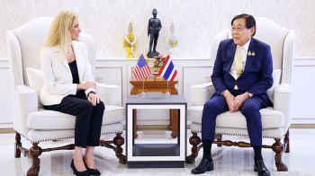 คลัง ถก คณะสมาชิกสภาผู้แทนราษฎรสหรัฐอเมริกา