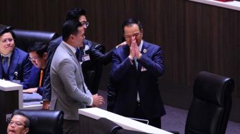‘สภา’ประชุมปกติหลังเพื่อไทยยื่น‘ยุบสภา’ สส.แห่ยินดี-เซลฟี่ร่วม‘อนุทิน’