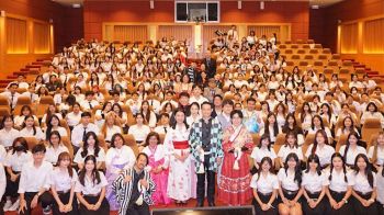 คณะศิลปศาสตร์ DPU จัดพิธีบายศรีสู่ขวัญ ผูกสายสัมพันธ์ สร้างครอบครัวอบอุ่นให้นักศึกษาใหม่