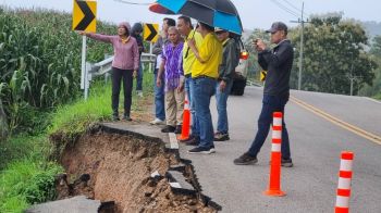 ผส.ทล.4 นำทีมตรวจสอบ ‘ความเสียหายถนน 1288’ เร่งฟื้นฟูหลังภัยพิบัติ