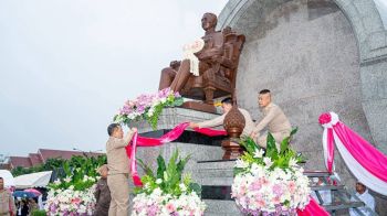 จังหวัดบึงกาฬ จัดพิธีประดิษฐานพระบรมราชานุสาวรีย์ รัชกาลที่ 5