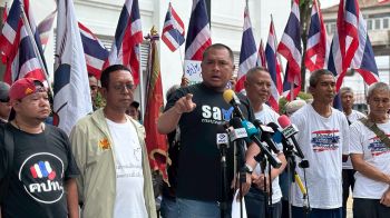 ‘คปท.’บุกปปช.  จี้เร่งรัดคดีอุ้ม‘แม้ว’ชั้น14  ‘เอม’รุดเยี่ยมพ่อบ่นนิ้วชา