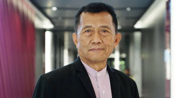 \'วรชัย\'ย้ำจุดยืนชุมนุมหน้าเรือนจำ เรียกร้องรัฐธรรมนูญใหม่