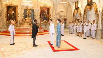 \'ในหลวง-พระราชินี\'พระราชทานพระบรมราชวโรกาสให้ เอกอัครราชทูตต่างประเทศประจำประเทศไทย เฝ้าฯถวายพระราชสาส์นตราตั้งและอักษรสาส์นตราตั้ง