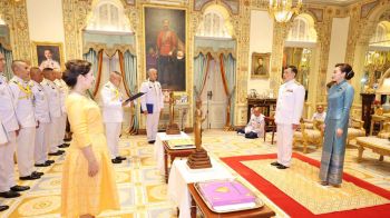 \'ในหลวง-พระราชินี\'พระราชทานพระบรมราชวโรกาสให้ พลอากาศเอก พันธ์ภักดี พัฒนกุล พร้อมคณะเฝ้าฯ