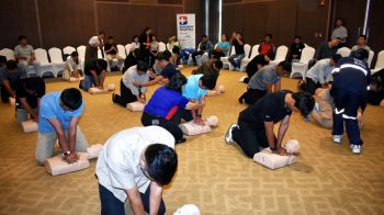 รพ.กรุงเทพหัวหิน จัดอบรม ‘ช่วยชีวิตเบื้องต้น’ เพื่อรับมือเหตุฉุกเฉินช่วงไฮซีซั่น