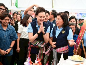 พาณิชย์” ลุยศรีสะเกษ เปิดงาน “ธงเขียว” ลดราคาปุ๋ย-เคมีเกษตรสูงสุด 200 บาท/กระสอบ