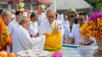 มูลนิธิสว่างบริบูรณ์ธรรมสถานพัทยา  เชิญเทพยดาฟ้าดิน เทศกาลกินเจ68