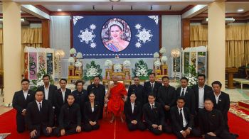 ชาวคลองเตยจัดพิธีบำเพ็ญกุศล สวดพระอภิธรรมอุทิศถวายพระราชกุศลแด่ พระพันปีหลวง