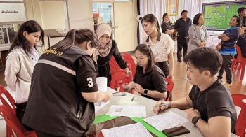 เมืองพัทยาระดมกำลังทำความสะอาด เก็บกระทงกลางทะเลหลังเทศกาลจบ