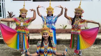 รายงานพิเศษ : มโนราห์เยาวชนเมืองตรัง ใช้เวลาว่างแสดงมโนราห์หารายได้ เก็บค่าเทอม ช่วยพ่อแม่ พร้อมสืบสานวัฒนธรรมปักษ์ใต้