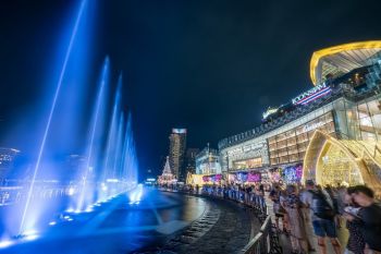 ไอคอนสยามจุดประกายความสุขปลายปี ในงาน \'ICONSIAM Bangkok Illumination 2025\' แลนด์มาร์กต้นคริสต์มาสริมเจ้าพระยา