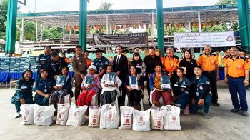 ป่อเต็กตึ๊งไม่ทิ้งกัน! ‘เดินหน้าแจกผ้าห่ม’ ถึงมือชาวแม่สะเรียง-บรรเทาภัยหนาว