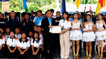 รมช.ศธ.“องอาจ”ลงพื้นที่ จ.แม่ฮ่องสอน เปิดกีฬา พร้อมตรวจเยี่ยมรับฟังปัญหา