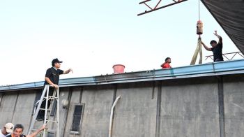 ภารกิจเร่งด่วน! กรมปศุสัตว์ผนึกกำลังช่วยชีวิตวัว 200 กก. ติดบนหลังคา 5 วัน จากน้ำท่วมหาดใหญ่