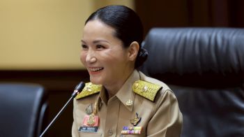 นฤมล สั่ง ศธ.ระดมกำลังลุยฟื้นฟูภาคใต้ ตั้ง Fix It Center 50 ศูนย์ ซ่อมบ้าน-ซ่อมชีวิต