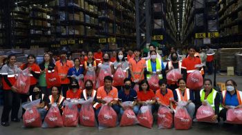 เซ็นทรัลรีเทลส่งอาหาร-ครัวกลาง-ถุงยังชีพช่วยพื้นที่ภาคใต้