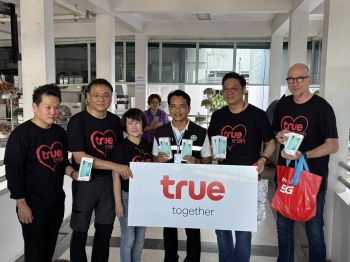 จากใจถึงใจ... ทีมผู้บริหารทรูลงพื้นที่หาดใหญ่ เร่งช่วยเหลือ พร้อมเติมพลังใจฮีโร่ชุดขาว จิตอาสาด่านหน้า  พนักงาน คู่ค้า และชุมชนผู้ประสบภัย