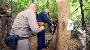 ‘พล.อ.อ.จารึก’ เป็นประธานพิธีบวงสรวง-ตัดไม้จันทน์หอม เพื่อใช้ในงานพระราชพิธีสำคัญ
