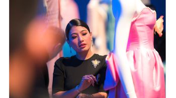 ‘เจ้าฟ้าสิริวัณณวรีฯ’ ทรงฉลองพระองค์ชุดร่วมสมัยด้วยผ้าลายสก็อต เสด็จเป็นองค์ประธานและทรงร่วมฟังเสวนา ‘อนาคตแฟชั่นไทยบนเวทีโลก’