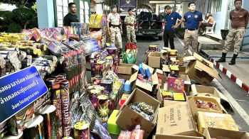 ยึด‘วี้ดบึ้ม-ไฟเย็น’ ปค.ทลายคลังพลุสมุทรสาคร จัดโปรไลฟ์สดขายรับปีใหม่