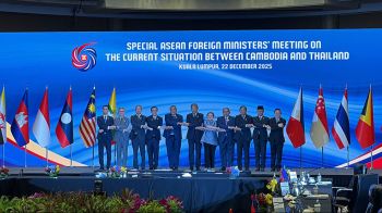 \'สีหศักดิ์’เผยเขมรเสนอหยุดยิง  ยังไร้ข้อสรุป  นัดถกGBC24ธันวาคมที่จันทบุรี