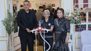 รวมใจทำบุญ! ผบช.ภ.1 นำทีมแม่บ้านเปิดบ้านต้อนรับ ผบ.ตร. ร่วมงานกาชาดประจำปี ณ สวนลุมพินี