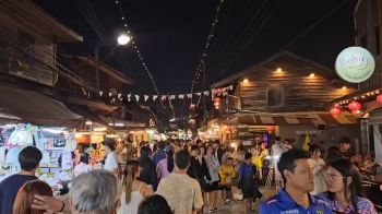 เชียงคานแตก นักท่องเที่ยวเพียบ