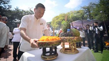 ปลัด มท.ร่วมทอดผ้าป่ามหากุศลสองครูบา สร้างพระตำหนักทรงเมืองพระแม่เจ้าจามเทวีเคียงคู่กู่ช้าง