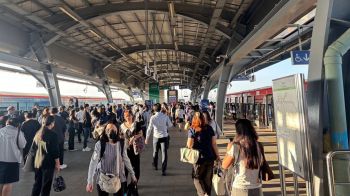 กรมรางฯ เผย 4 ม.ค. คนแห่ใช้บริการรถไฟพีคสุดช่วงปีใหม่กว่า 9 แสนคนต่อเที่ยว